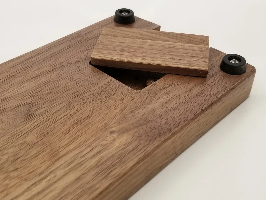 CGH Premier Cribbage Board, back side peg compartment